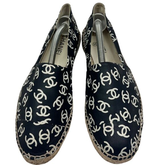 Chanel CC Logo Leather Espadrilles Navy White Monogram Flats Designer Size 40 - Picture 3 of 12